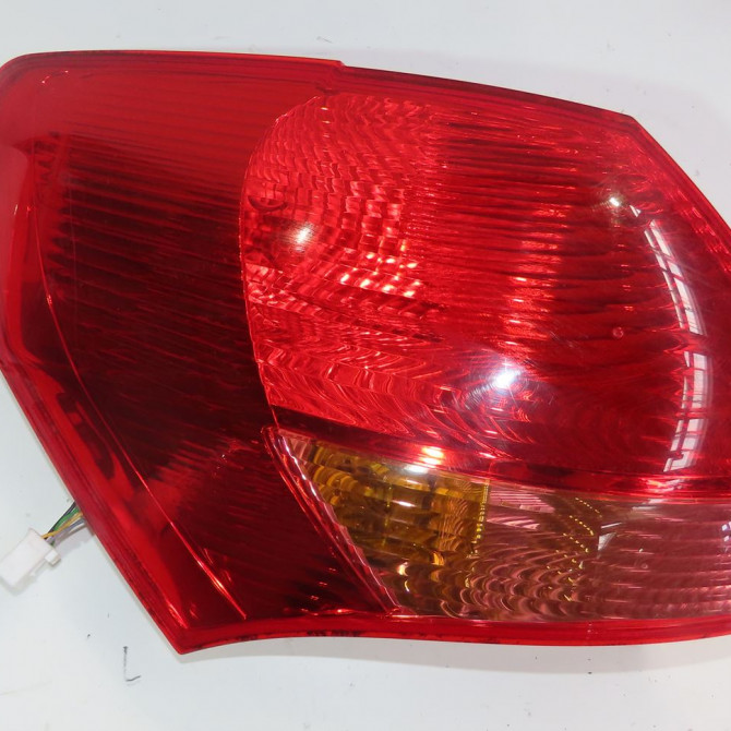 Feu arrière gauche occasion  Kia VENGA (YN) 1.4 crdi 90 (2010)   924011P000  1