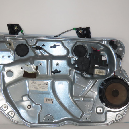 Mecanisme+moteur leve-glace avg occasion  VOLKSWAGEN POLO IV Phase 1 01-2002->05-2005 1.4 TDI 75ch   6Q4837461J 