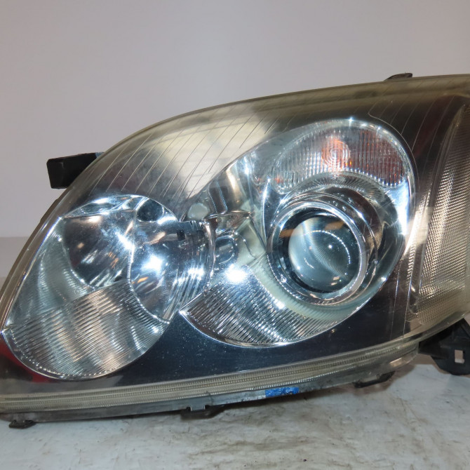 Phare gauche occasion  Toyota AVENSIS Break (_T25_) 2.0 d-4d (cdt250_) (2003-2008)   8117005190  1