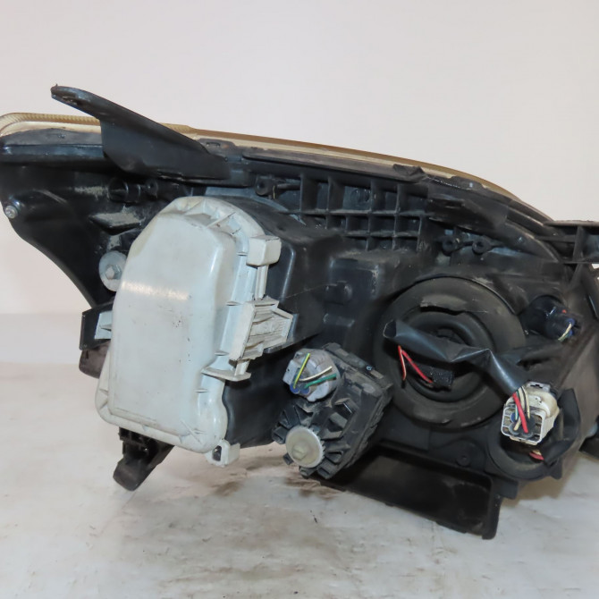 Phare gauche occasion  Toyota AVENSIS Break (_T25_) 2.0 d-4d (cdt250_) (2003-2008)   8117005190  2