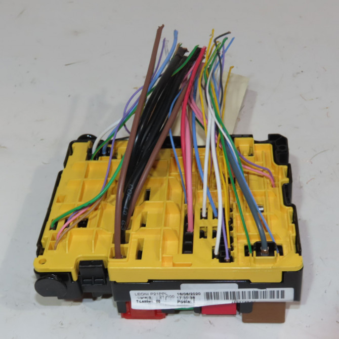 Boite a fusibles occasion  Peugeot 208 II (UB_, UP_, UW_, UJ_) 1.2 puretech 75 (2019)   9804848480  4