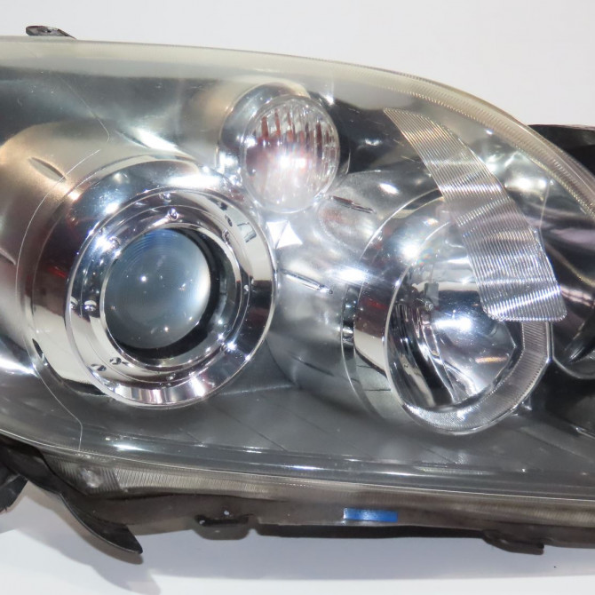 Phare droit occasion  Toyota AVENSIS Break (_T27_) 2.0 d-4d (adt270_) (2011-2018)   8113005240  1