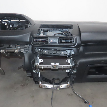 Planche de bord occasion  Peugeot PARTNER Camionnette/Monospace (K9) 1.5 bluehdi 100 (2019)   16841899ZD 