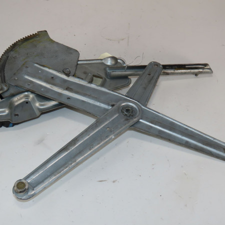 Mecanisme + moteur lève-glace avant droit occasion  Renault TWINGO I (C06_) 1.2 (c066, c068) (1996-2007) 3 portes   8200051780 