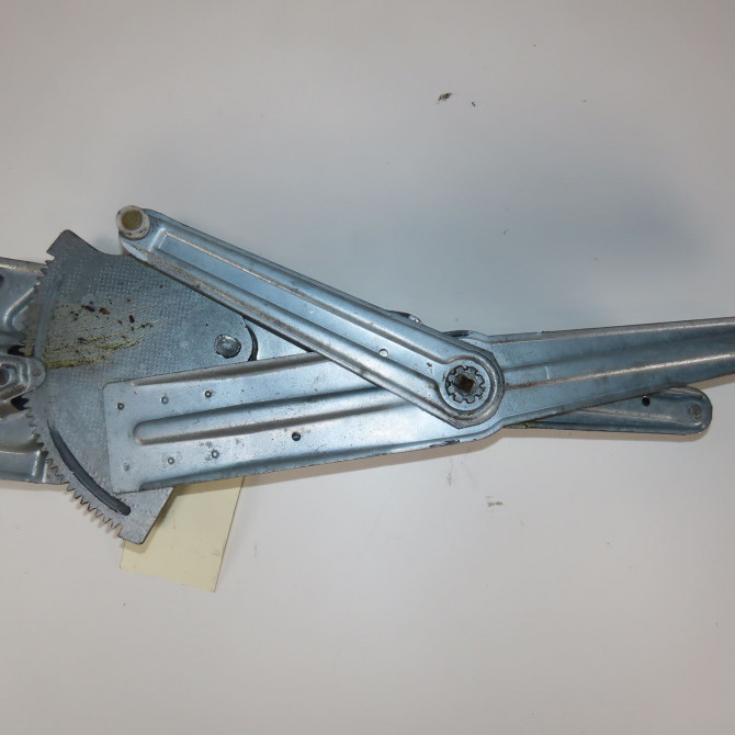 Mecanisme + moteur lève-glace avant droit occasion  Renault TWINGO I (C06_) 1.2 (c066, c068) (1996-2007) 3 portes   8200051780  1