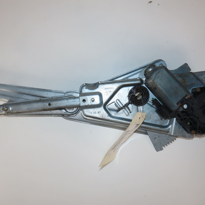 Mecanisme + moteur lève-glace avant droit occasion  Renault TWINGO I (C06_) 1.2 (c066, c068) (1996-2007) 3 portes   8200051780  2