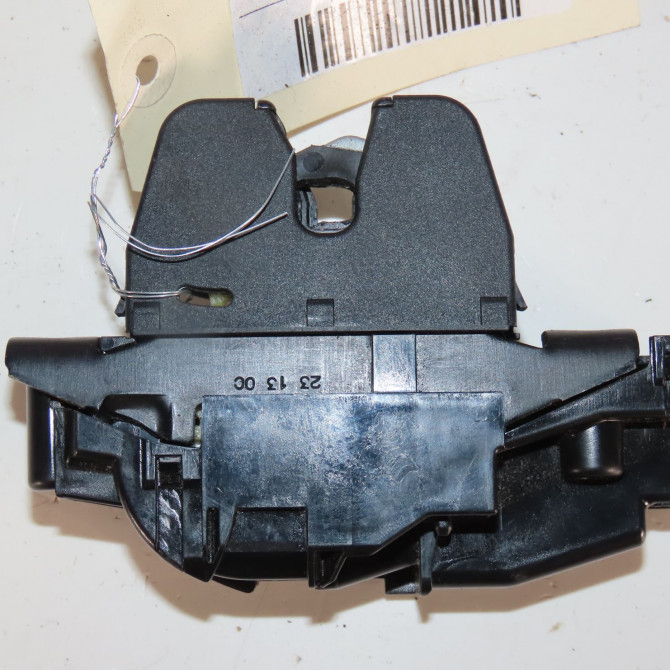 Serrure coffre arrière occasion  Peugeot RCZ 2.0 hdi (2010-2015)   8719G8  3