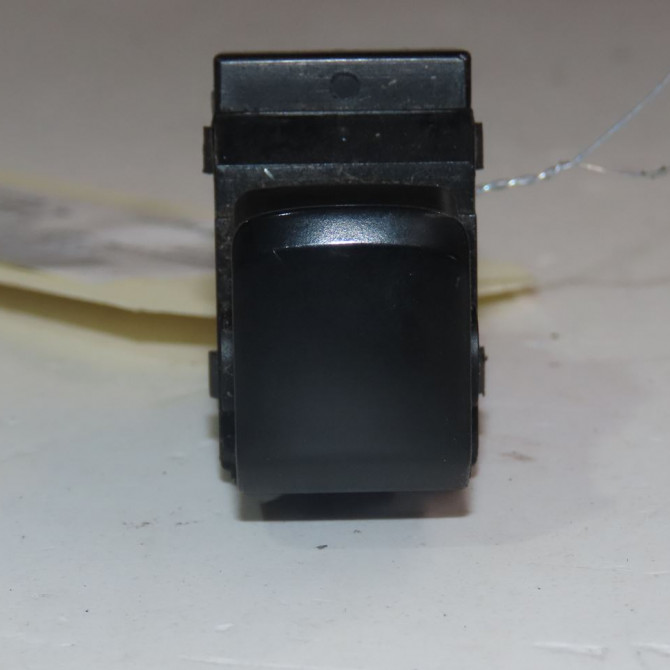 Commande lève-glace porte avant droite occasion  Hyundai Ix20 (JC) 1.4 crdi (2010-2019)   935751K000GU  1