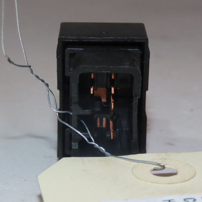 Commande lève-glace porte avant droite occasion  Hyundai Ix20 (JC) 1.4 crdi (2010-2019)   935751K000GU  2