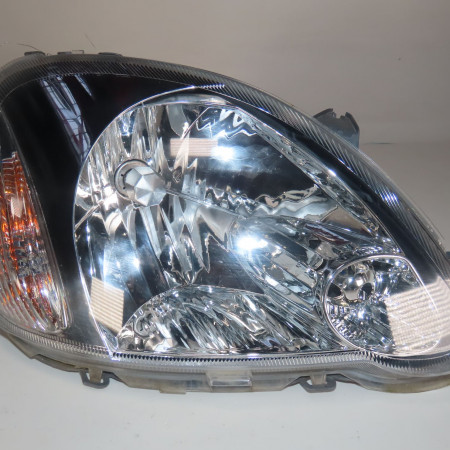 Phare droit occasion  Toyota YARIS (_P1_) 1.0 (scp10_) (1999-2005)   811300D090 