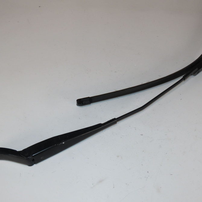 Bras essuie-glace avant gauche occasion  Peugeot 208 I (CA_, CC_) 1.4 hdi (2012) 3 portes   1608393180  1