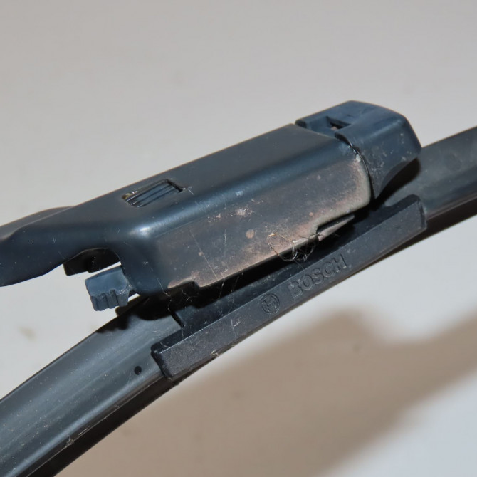 Bras essuie-glace avant gauche occasion  Peugeot 208 I (CA_, CC_) 1.4 hdi (2012) 3 portes   1608393180  2