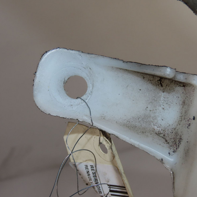 Reservoir lave-glace avant occasion  Renault CLIO III (BR0/1, CR0/1) 1.5 dci (c/br0g, c/br1g) (2005-2012) 5 portes   7701058023  5