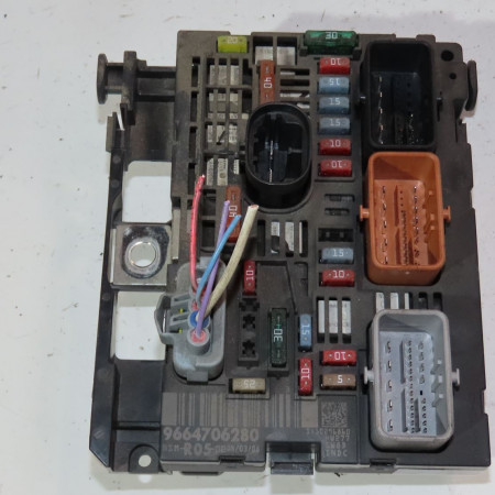 Boite a fusibles occasion  Peugeot 308 I (4A_, 4C_) 1.6 hdi (2007-2014) 5 portes   9664706280 