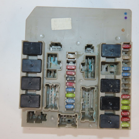 Boite a fusibles occasion  Renault CLIO III (BR0/1, CR0/1) 1.2 16v (br02, br0j, br11, cr02, cr0j, cr11) (2005-2014) 5 portes   8200902663 