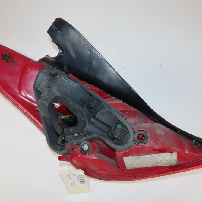 Feu arrière droit occasion  Peugeot 308 I (4A_, 4C_) 1.6 hdi (2007-2014) 5 portes   6351CV  6