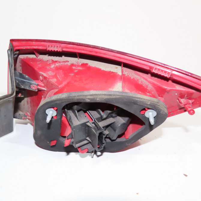 Feu arrière gauche occasion  Seat IBIZA IV ST (6J8, 6P8) 1.6 tdi (2010-2015)   6J8945095  2