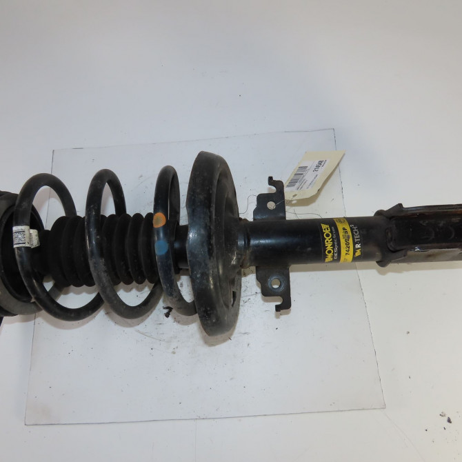 Amortisseur avant droit occasion  Renault SCÉNIC III (JZ0/1_) 1.5 dci (2009) 5 portes   543020017R  1