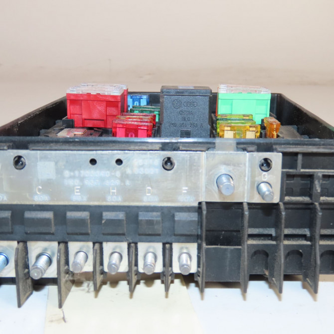 Boite a fusibles occasion  Audi A3 (8P1) 1.6 tdi (2009-2012)   1K0937125D  2