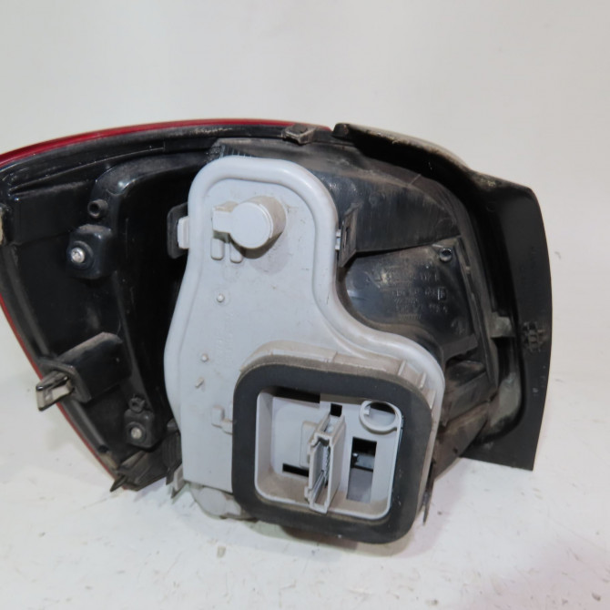 Feu arrière droit occasion  Volkswagen vw POLO V (6R1, 6C1) 1.6 tdi (2009) 5 portes   6R0945096AH  2