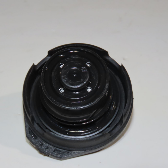 Bouchon reservoir a carburant occasion  Volkswagen vw GOLF V Variant (1K5) 1.9 tdi (2007-2009)   5C0201550AB  2