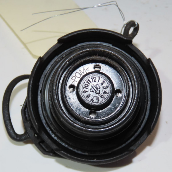 Bouchon reservoir a carburant occasion  Volkswagen vw GOLF V (1K1) 2.0 tdi (2003-2008)   5C0201550AB  2