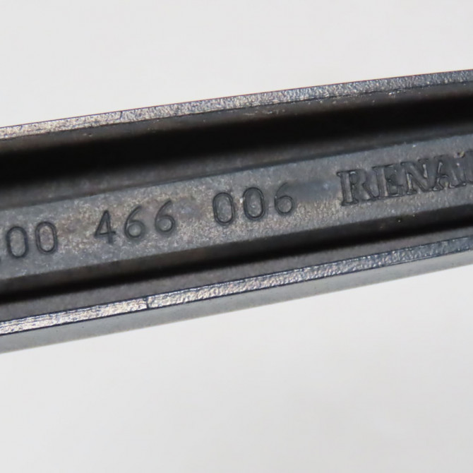 Bras essuie-glace avant droit occasion  Renault SCÉNIC II (JM0/1_) 2.0 dci (jm1k) (2005-2008)   8200466006  2