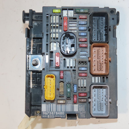 Boite a fusibles occasion  Peugeot PARTNER Camionnette/Monospace 1.6 hdi (2008) 4 portes   9675878480 