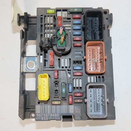 Boite a fusibles occasion  Peugeot 308 SW I (4E_, 4H_) 1.6 hdi (2009-2014)   9675878480 
