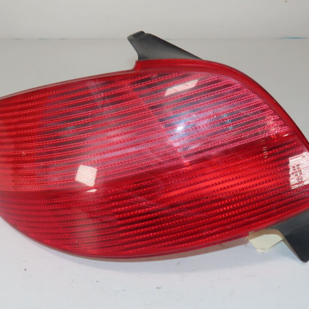 Feu arrière gauche occasion  Peugeot 206 3/5 portes (2A/C) 1.4 i (1998-2012) 3 portes   6350P1 