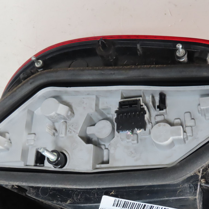 Feu arrière gauche occasion  Renault MODUS / GRAND MODUS (F/JP0_) 1.2 (jp0c, jp0k, fp0c, fp0k, fp0p, jp0p, jp0t) (2004) 5 portes   8201012186  4