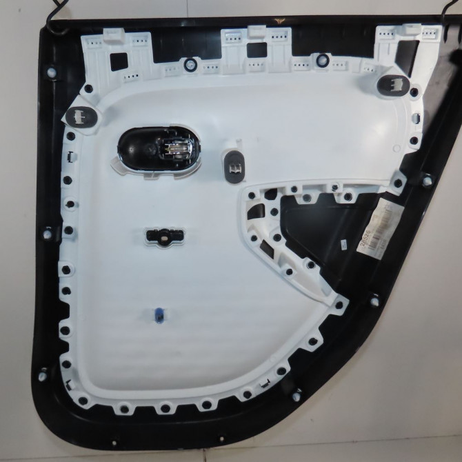 Garniture porte arg occasion  Renault TWINGO III (BCM_, BCA_) 0.9 tce 90 (2014) 5 portes   829A16643R  3