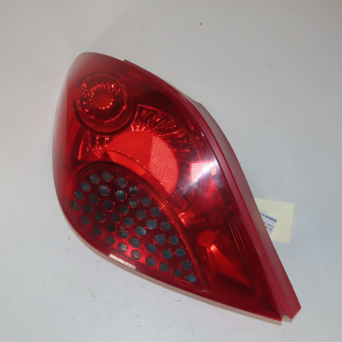Feu arrière gauche occasion  Peugeot 207/207+ (WA_, WC_) 1.4 (2006-2013) 5 portes   6350Y7  1
