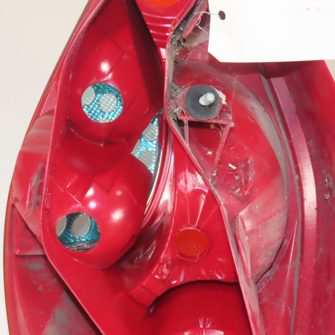 Feu arrière gauche occasion  Peugeot 207/207+ (WA_, WC_) 1.4 (2006-2013) 5 portes   6350Y7  4