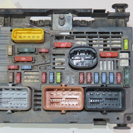 Boite a fusibles occasion  Citroën C5 III (RD_) 2.0 hdi 140 (2008) 4 portes   9675877980 