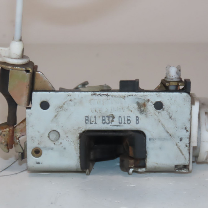 Serrure porte avd occasion  Audi A3 (8L1) 1.9 tdi (1996-2001)   8L1837016E  3