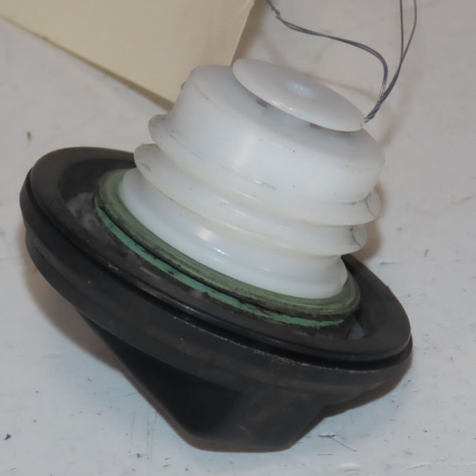 Bouchon reservoir a carburant occasion  Ford FIESTA V (JH_, JD_) 1.25 16v (2002-2008)   1580852  2