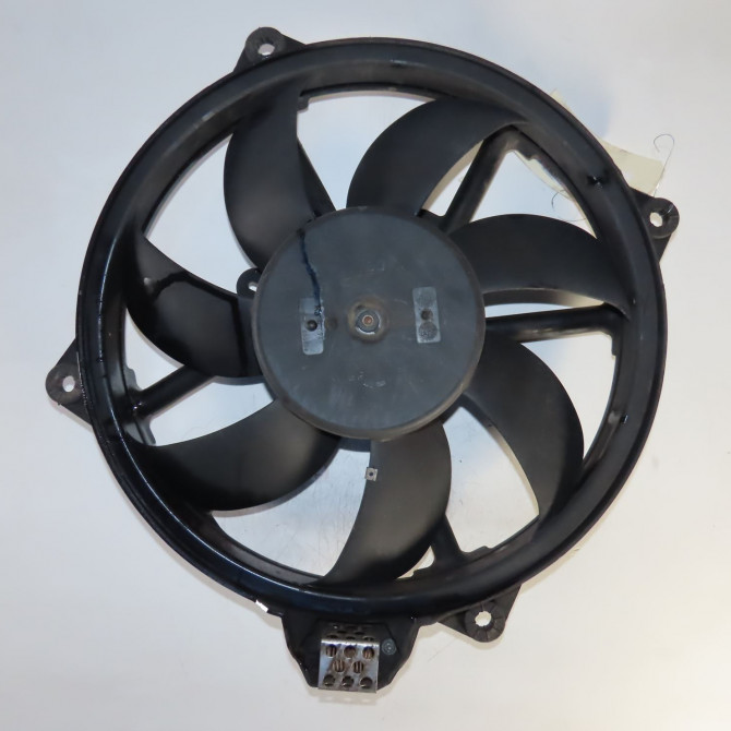 Moteur ventilateur radiateur occasion  Renault MEGANE III 3/5 portes (BZ0/1_, B3_) 1.5 dci (2009)   214810898R  1