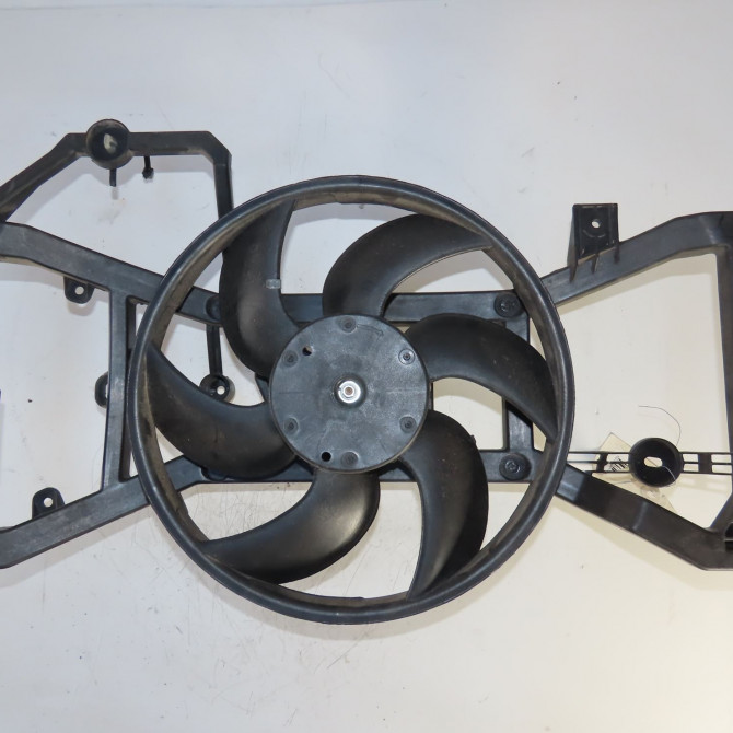 Moteur ventilateur radiateur occasion  Dacia SANDERO II Tce 90 (b8m1, b8ma) (2012) 5 portes   214810048R  1