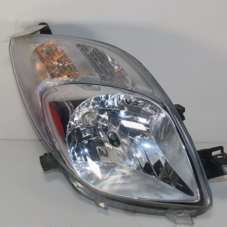 Phare droit occasion  Toyota YARIS (_P9_) 1.3 vvt-i (scp90_) (2005-2010)   811300D120 