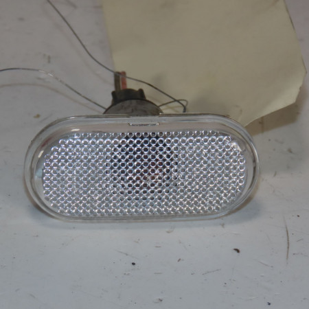 Répétiteur aile droite occasion  Renault TWINGO III (BCM_, BCA_) 1.0 sce 65 (bcmj) (2019)   8200257684 