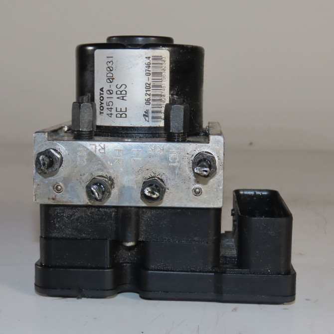 Unité hydraulique ABS occasion  Toyota YARIS (_P9_) 1.3 vvt-i (scp90_) (2005-2010)   445100D031  2