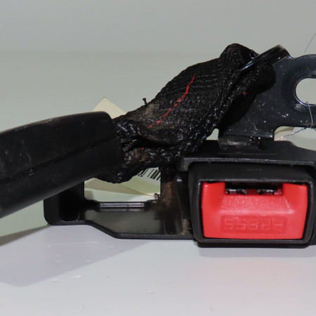 Ancrage ceinture arrière droit occasion  RENAULT CLIO III Phase 2 03-2009->12-2014 1.2i 16v 75ch   8200684017 