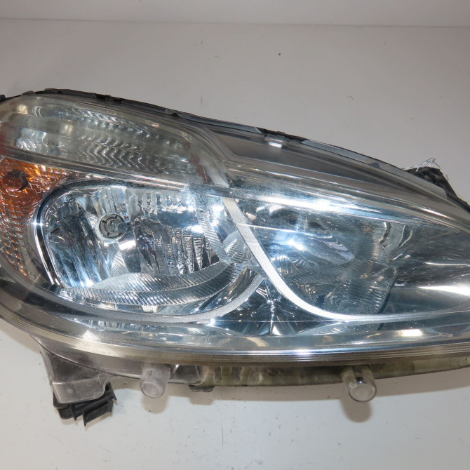 Phare droit occasion  Peugeot 208 I (CA_, CC_) 1.6 hdi (2012) 5 portes   9802221280  1