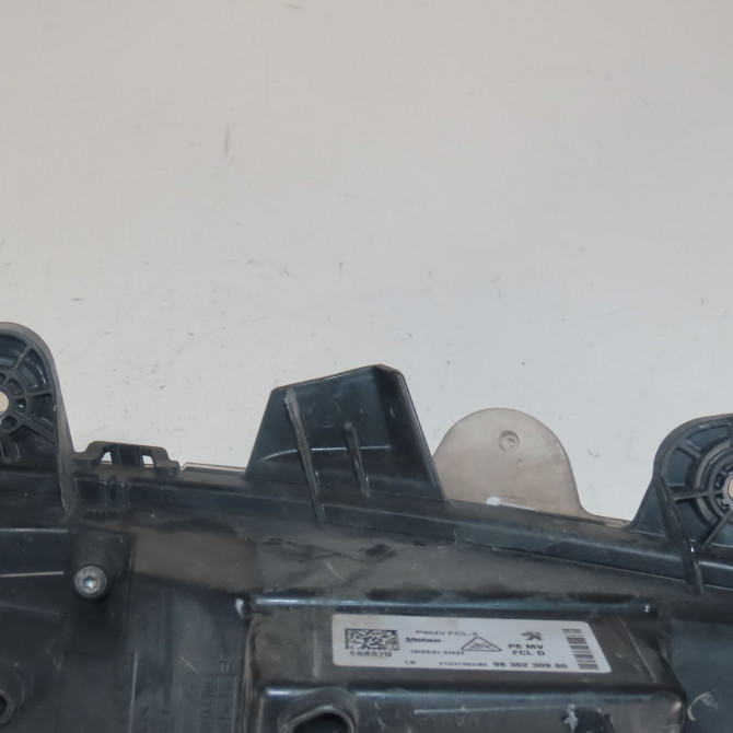 Feu position droit occasion  Peugeot 3008 SUV (MC_, MR_, MJ_, M4_) Hybrid4 (m45gbu) (2019)   9836230980  5