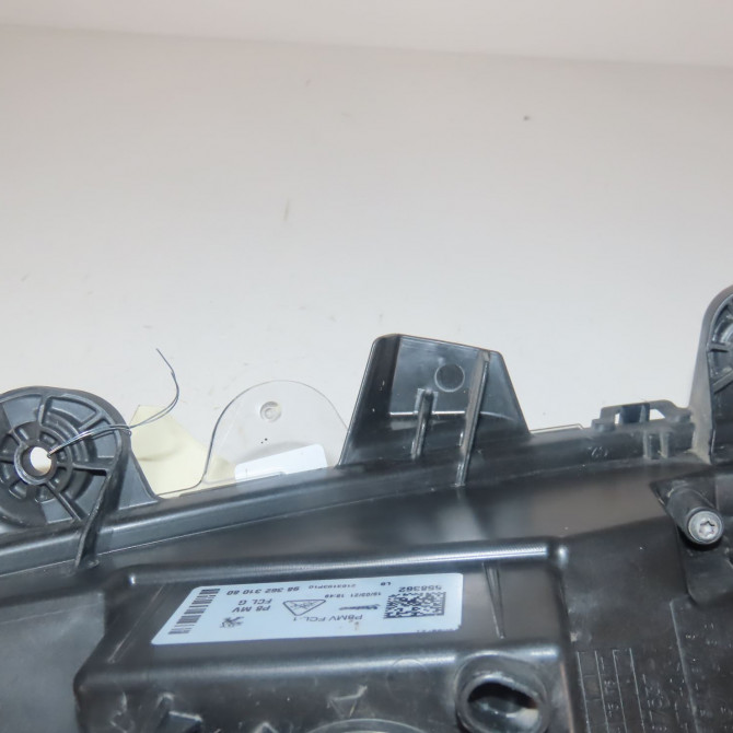 Feux position g occasion  Peugeot 3008 SUV (MC_, MR_, MJ_, M4_) Hybrid4 (m45gbu) (2019)   9836231080  5