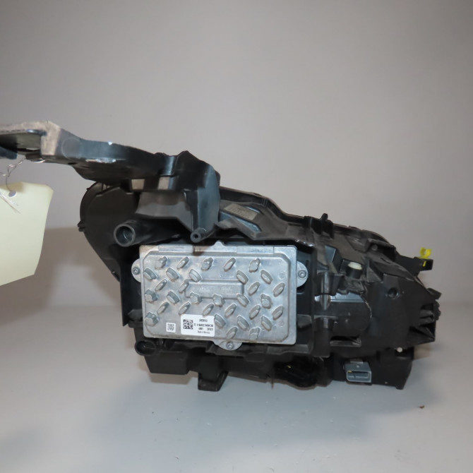 Phare gauche occasion  Peugeot 3008 SUV (MC_, MR_, MJ_, M4_) Hybrid4 (m45gbu) (2019)   1675812480  5