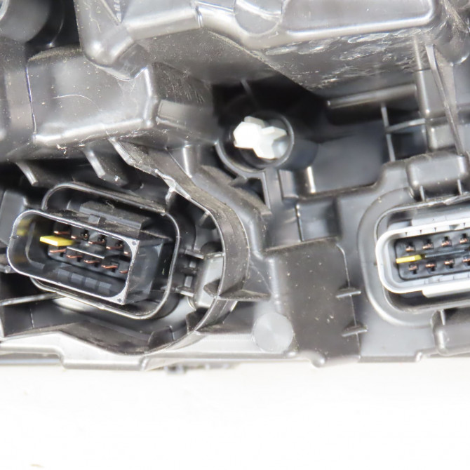 Phare gauche occasion  Peugeot 3008 SUV (MC_, MR_, MJ_, M4_) Hybrid4 (m45gbu) (2019)   1675812480  7