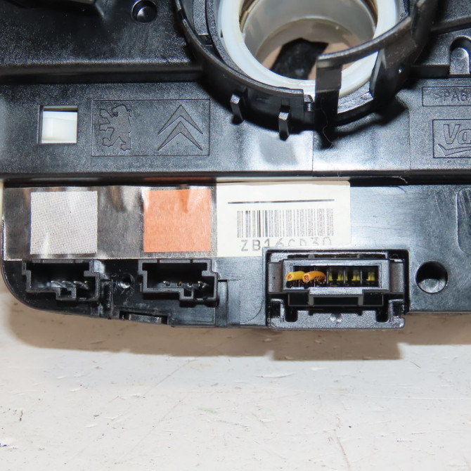 Bloc commodos occasion  Peugeot 308 SW II (LC_, LJ_, LR_, LX_, L4_) 1.2 thp 110 (2014-2021)   98072732ZD  7