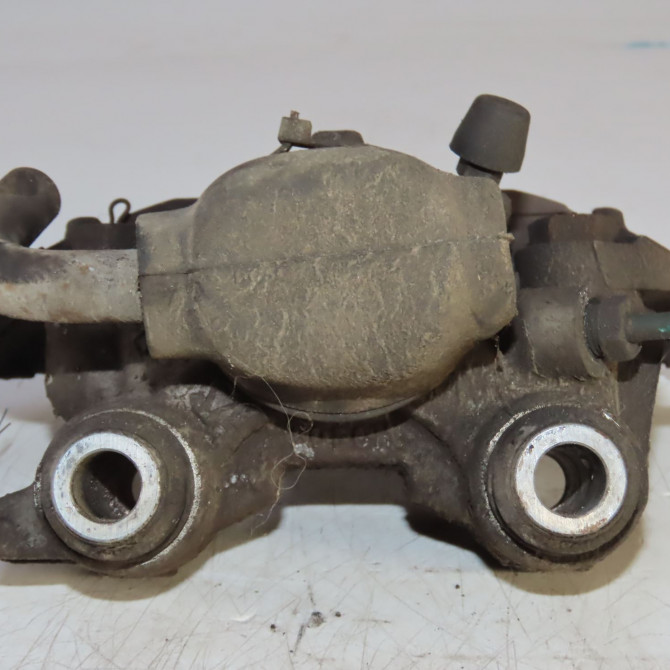 Etrier de frein arrière gauche occasion  RENAULT CLIO II Phase 2 06-2001->07-2006 1.6 16v   7701204846  3